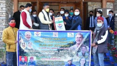 Photo of मुख्यमंत्री ने साईक्लिंग अभियान के लिए श्रुति रावत को डेढ़ लाख रूपये का चेक भी प्रदान किया