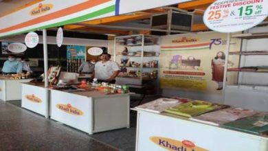 Photo of KVIC Sets UP Khadi Exhibition cum Sale stalls at 75 Railway Stations to Celebrate 75 Years of Independence