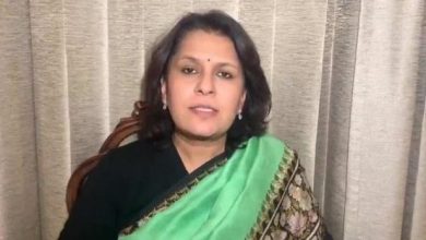 Photo of उत्तर प्रदेश में लाखों कर्मचारियों के साथ वेतन विसंगति जैसी धोखेबाजी चल रही है: श्रीमती सुप्रिया श्रीनेत
