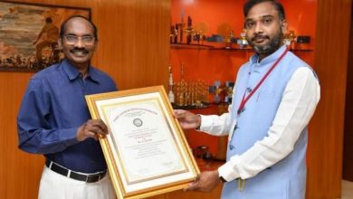 Photo of के एल डीम्ड-टु-बी यूनिवर्सिटी ने भारतीय अंतरिक्ष अनुसंधान संगठन के अध्यक्ष डॉ. के. सीवान को ऑनॉरस कॉज़ा से सम्मानित किया