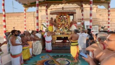Photo of वृंदावन के रंगनाथ मंदिर में ब्रह्मोत्सव: सोने के गरुड़ वाहन पर विराजमान होकर भगवान ने भक्तों को दिए दर्शन