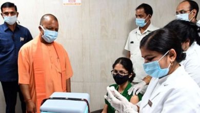 Photo of मुख्यमंत्री ने डॉ0 श्यामा प्रसाद मुखर्जी (सिविल) चिकित्सालय में वैक्सीनेशन सेन्टर का निरीक्षण किया