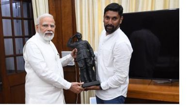 Photo of प्रधानमंत्री ने नेताजी सुभाष चन्द्र बोस की मूर्ति प्राप्त की