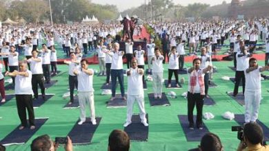 Photo of योग उत्सव ने वैश्विक उपस्थिति को आकर्षित किया क्योंकि हजारों लोगों ने लाल किले पर योग अभ्यास किया