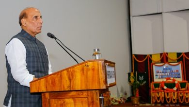 Photo of रक्षा मंत्री राजनाथ सिंह ने मणिपुर भूस्खलन में मारे गए सशस्त्र बलों के जवानों की ‘वीर नारियों’ को सम्मानित किया