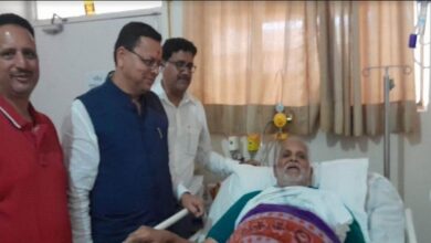 Photo of पूर्व सांसद एवं पूर्व प्रदेश भाजपा अध्यक्ष मनोहर कांत ध्यानी से मुलाकात कर उनके स्वास्थ्य के संबंध में जानकारी ली: सीएम