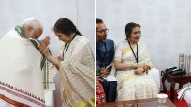 Photo of प्रधानमंत्री ने पद्म विभूषण से सम्मानित प्रसिद्ध अभिनेत्री वैजयंतीमाला से मुलाकात की