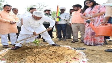 Photo of जलशक्ति मंत्री श्री स्वतंत्र देव सिंह ने पौधरोपण कर लोगों को पर्यावरण बचाने का दिया सन्देश’
