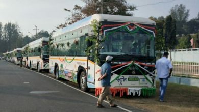 Photo of अंडमान के उपराज्यपाल ने इलेक्ट्रिक बसों को हरी झंडी दिखाकर रवाना किया; इस पहल से द्वीप में प्रदूषण पर अंकुश लगेगा