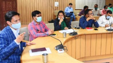 Photo of कुंभ कार्योँ की अधिकारियों के साथ समीक्षा बैठक करते हुएः मेलाधिकारी दीपक रावत