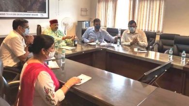 Photo of Tourism Minister Shri Satpal Maharaj hold a meeting with the officials to develop Tehri as an international tourist destination