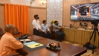 Photo of CM Yogi virtually unveils the first prototype train of Kanpur and Agra Metro