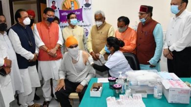 Photo of गांधी शाताब्दी अस्पताल में कोविड टीकाकरण कार्यक्रम में प्रतिभाग करते हुएः सीएम पुष्कर सिंह धामी
