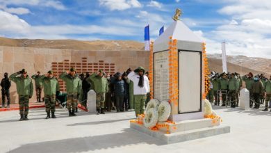Photo of रक्षा मंत्री राजनाथ सिंह ने लद्दाख के चुशूल में देश को पुनर्निर्मित रेजांग ला मेमोरियल समर्पित किया