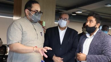 Photo of केंद्रीय राज्य मंत्री राजीव चंद्रशेखर ने स्टार्टअप कंपनियों के साथ दिवाली मनाई