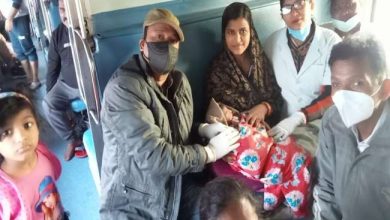 Photo of मुज़फ्फरपुर एक्सप्रेस में गूंजी किलकारी, ट्रेन में सफर कर रही महिला ने दिया बच्ची को जन्म