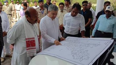 Photo of अश्विनी वैष्णव ने खजुराहो में विकास संबंधी परियोजनाओं की समीक्षा की