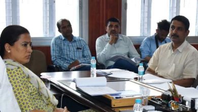 Photo of खाद्य विभाग की समीक्षा बैठक लेते हुएः विभागीय मंत्री रेखा आर्य
