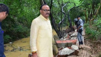 Photo of उपमुख्यमंत्री ब्रजेश पाठक ने भारी बारिश के कारण दिलकुशा में दीवार  गिरने से हुई दुर्घटना का मौके पर पहुंचकर निरीक्षण किया