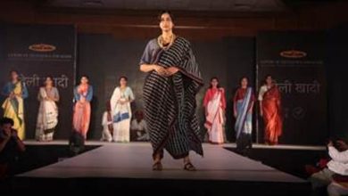 Photo of खादी इंडिया ने निफ्ट गांधीनगर में एक प्रदर्शनी और फैशन शो ‘अहेली खादी’ का आयोजन किया