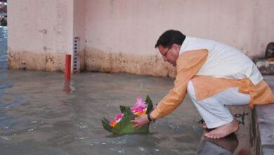 Photo of मुख्यमंत्री श्री धामी ने मां गंगा की पूजा अर्चना कर प्रदेश की खुशहाली की कामना की