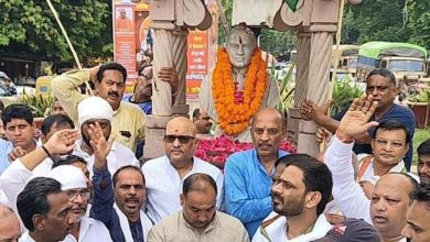 Photo of सेवादल ने राजीव गांधी जी की प्रतिमा को गार्ड ऑफ ऑनर देकर उनको याद कर श्रद्धांजलि अर्पित की किया