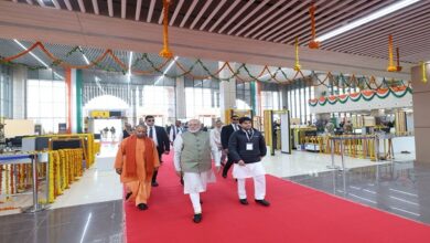 Photo of प्रधानमंत्री ने अयोध्या धाम में महर्षि वाल्मिकी अंतरराष्ट्रीय हवाई अड्डे का उद्घाटन किया