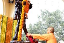 Photo of मुख्यमंत्री ने राष्ट्रपिता महात्मा गांधी की पुण्य तिथि के अवसर पर उनकी प्रतिमा पर पुष्प अर्पित कर भावभीनी श्रद्धांजलि दी