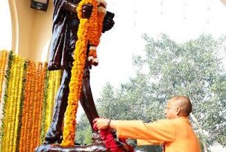 Photo of मुख्यमंत्री ने राष्ट्रपिता महात्मा गांधी की पुण्य तिथि के अवसर पर उनकी प्रतिमा पर पुष्प अर्पित कर भावभीनी श्रद्धांजलि दी