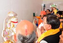 Photo of मुख्यमंत्री ने हल्द्वानी स्थित कालू सिद्ध मंदिर में प्राण प्रतिष्ठा महोत्सव में की पूजा-अर्चना