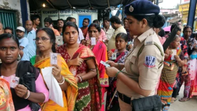 Photo of बिहार में मतदाता पहचान पत्र से जुड़े सुलगते सवालों का जवाब आखिर देगा कौन?